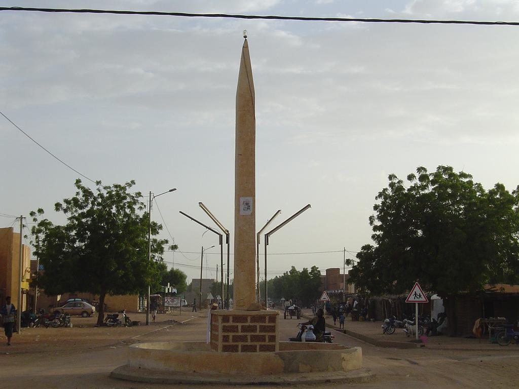 We bet that you've never straddled both hemispheres until you come to Gao, Mali